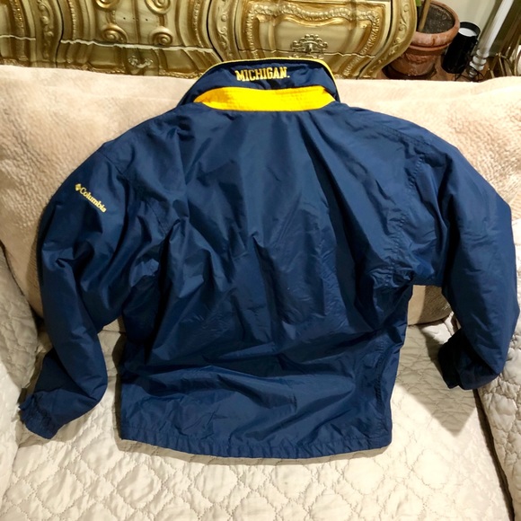 Columbia New Condition Michigan Navy/Gold Jacket - Picture 4 of 5